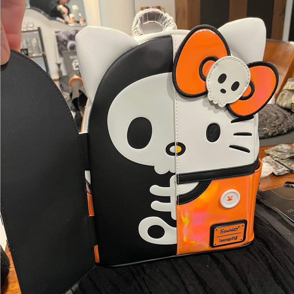 Hello Kitty Loungefly Backpack Purse NWT - Picture 4 of 8